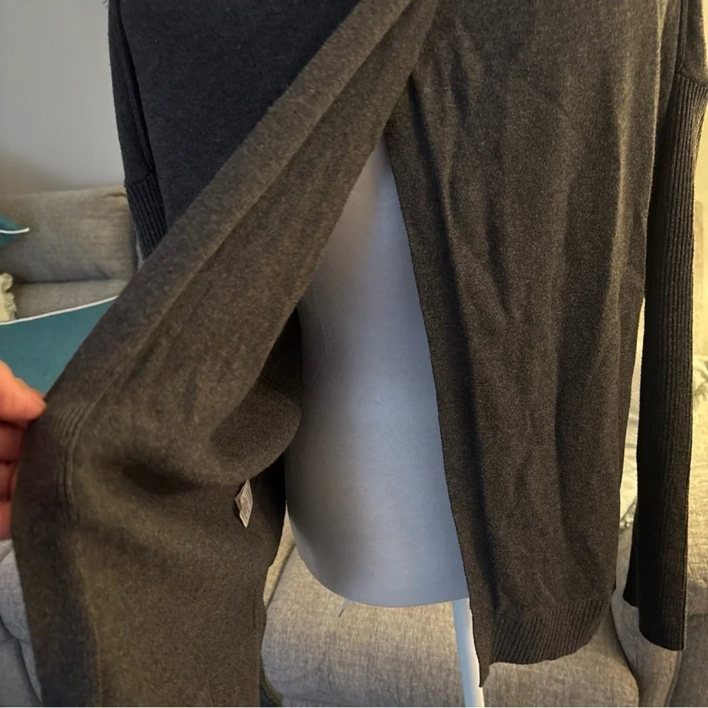 Athleta Hi-Low Faux Wrap Back Sweater Women’s Size XS Oversized Long Sleeve - Picture 4 of 10